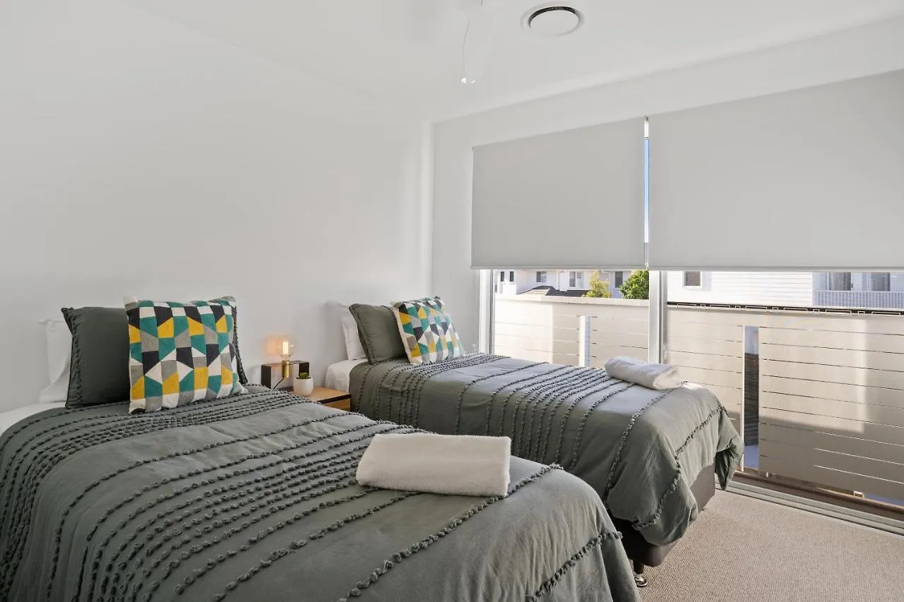 Lomani 8 On Browning Street Villa Byron Bay Holiday home